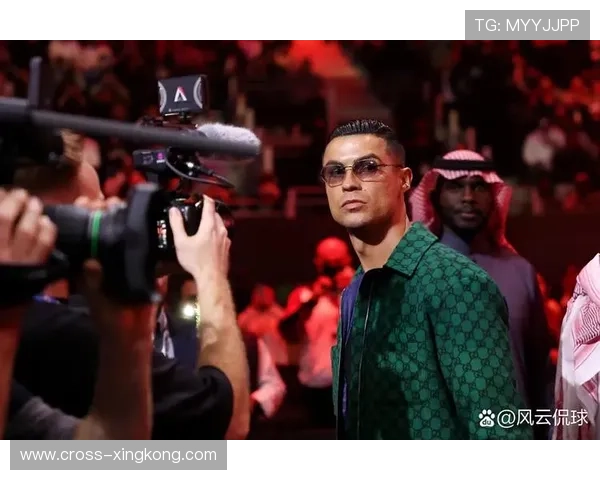 足球球星平头造型解析 揭秘球场外的独特魅力与个性化风格