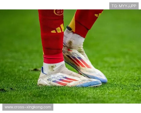 阿迪达斯签约的顶级足球球星有哪些及其代言影响力分析